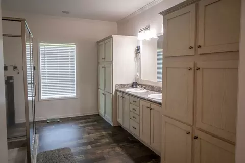 Bath - 190 Edward Ln, Walhalla, SC 29691 photo 2 of 3