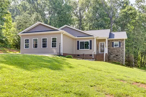 Exterior - 5120 Sunset Rdg, Easley, SC 29642 photo 2 of 9