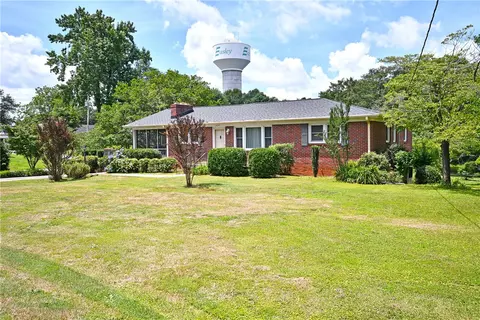 Exterior - 204 Jasper St, Easley, SC 29640 photo 2 of 9