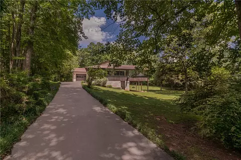 421 E Westbrooks Rd, Seneca, SC 29678