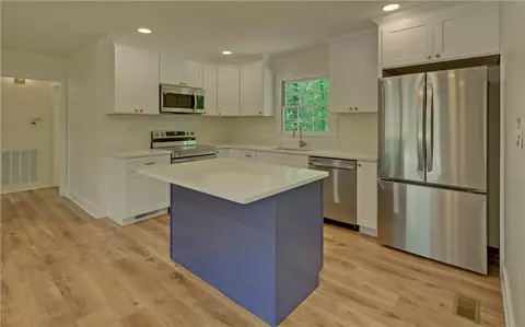 Kitchen - 340 Currahee Trl, Toccoa, GA 30577 photo 2 of 2