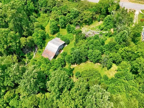 2349 Old Dobbins Bridge Rd, Townville, SC 29689