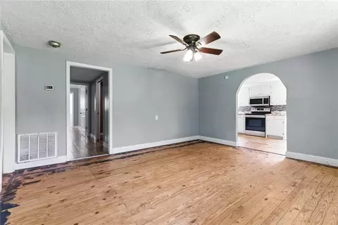 Living - 159 Rabbit Rd, Pickens, SC 29671 photo 3 of 3