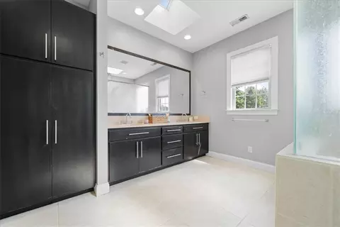 Bath - 159 Tully Dr, Anderson, SC 29621 photo 6 of 9
