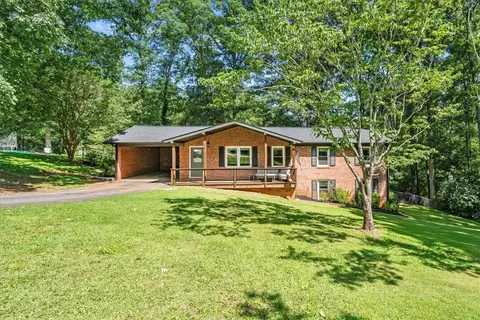 121 Brookwood Dr, Seneca, SC 29678
