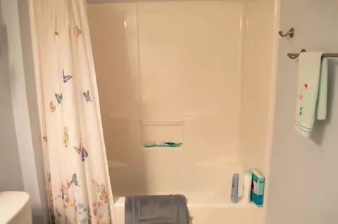 Bath - 121 Hugo Dr, Pendleton, SC 29670 photo 7 of 8