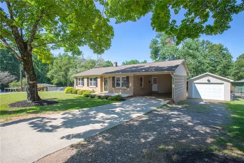 214 Cedar Cir, Easley, SC 29642