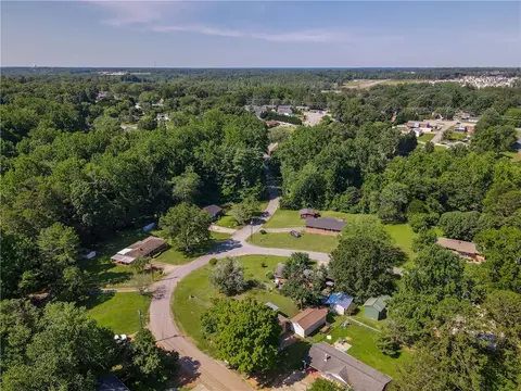 View/Area - 214 Cedar Cir, Easley, SC 29642 photo 5 of 8