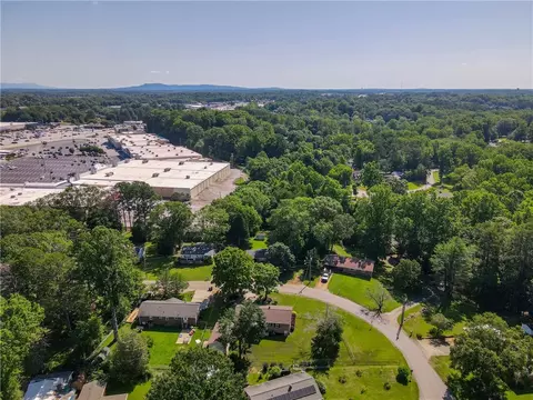 View/Area - 214 Cedar Cir, Easley, SC 29642 photo 3 of 8