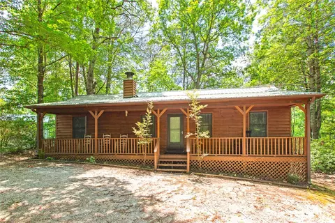 275 Lakeside Dr, Mountain Rest, SC 29664