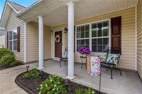 243 Rivers Edge Dr, Easley, SC 29642 photo 2