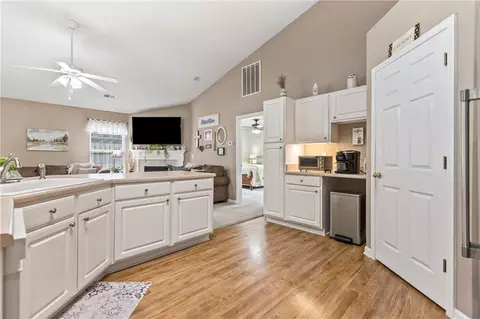 243 Rivers Edge Dr, Easley, SC 29642 photo 6