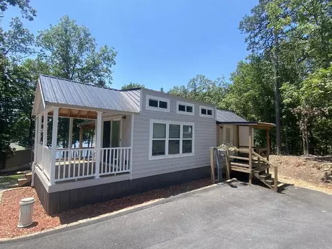 70 C And C Cir, Hartwell, GA 30643