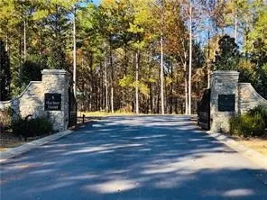 216 Harbor Point Rd, Seneca, SC 29672