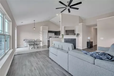 422 Basalt Ct, Easley, SC 29642 photo 4