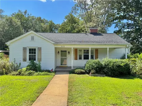 315 Florence St, Pickens, SC 29671