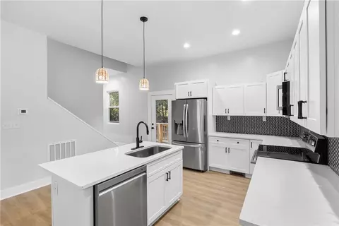 Kitchen - 106 Summersweet Ln, Seneca, SC 29672 photo 2 of 2