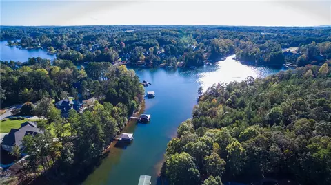 View/Area - 106 Summersweet Ln, Seneca, SC 29672 photo 4 of 6