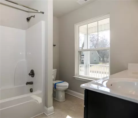 Bath - 412 Grant St, Easley, SC 29640 photo 2 of 3