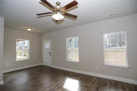 Living - 412 Grant St, Easley, SC 29640 photo 2 of 3