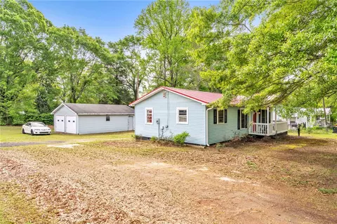 Exterior - 805 Cooley Bridge Rd, Pelzer, SC 29669 photo 3 of 4
