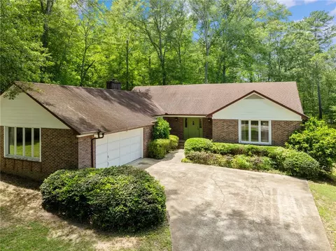 1555 Fort Hill Dr, Seneca, SC 29678