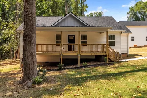 105 Haynie Pkwy, Belton, SC 29627