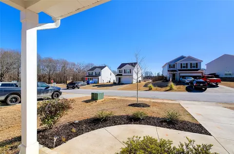 1212 Paramount Dr, Lyman, SC 29365 photo 3