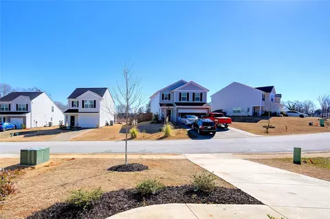 1212 Paramount Dr, Lyman, SC 29365 photo 4