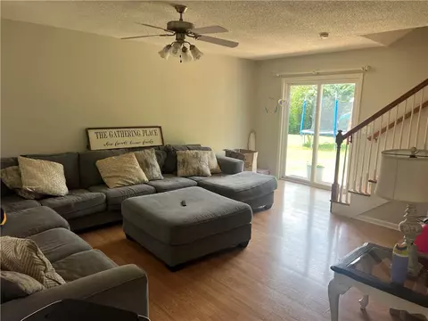 Living - 120 Carrie Leigh Ln, Pendleton, SC 29670 photo 2 of 2