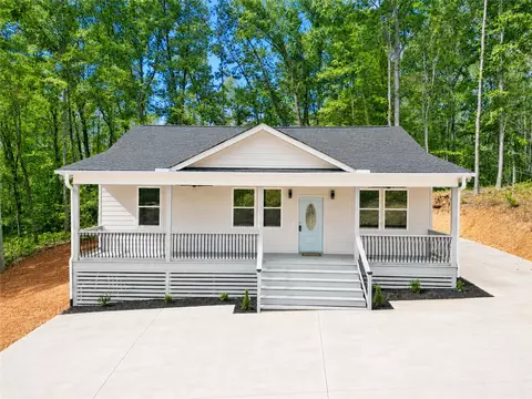 425 Tiger Ln, Westminster, SC 29693