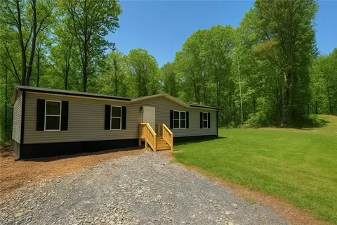 213 Leroy Dr, Liberty, SC 29657