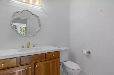 Bath - 716 Clearlake Pointe Pointe, Seneca, SC 29672 photo 3 of 6