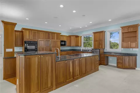 Kitchen - 716 Clearlake Pointe Pointe, Seneca, SC 29672 photo 1 of 2