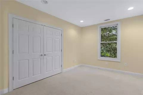 Bedroom - 716 Clearlake Pointe Pointe, Seneca, SC 29672 photo 5 of 6
