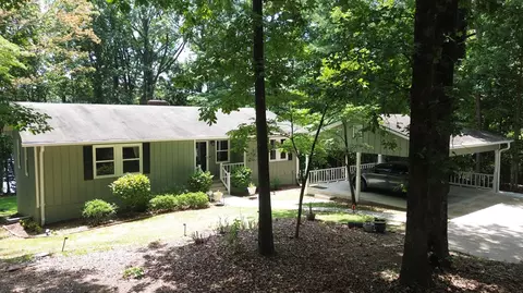 98 Rue Beau Rivage, Lavonia, GA 30553