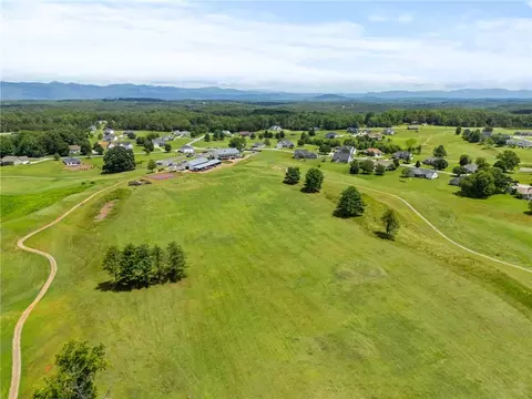View/Area - 1305 Falcons Dr, Walhalla, SC 29691 photo 4 of 6