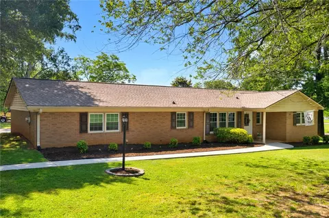 102 Griffin Ct, Liberty, SC 29657