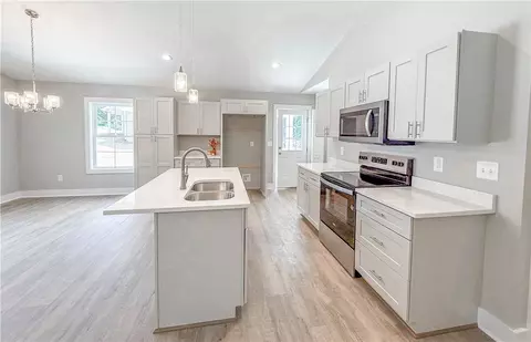 Kitchen - 330 Code Cir, Seneca, SC 29678 photo 4 of 5