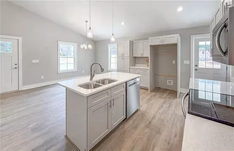 Kitchen - 330 Code Cir, Seneca, SC 29678 photo 5 of 5