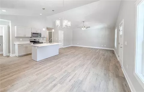 Living - 330 Code Cir, Seneca, SC 29678 photo 4 of 4