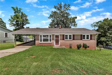 704 W Grady St, Seneca, SC 29678