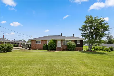 615 S Pine St, Seneca, SC 29678