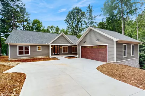 330 High Hampton Rd, Salem, SC 29676