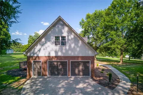 Exterior - 405 Ashley Downs Downs, Anderson, SC 29621 photo 2 of 3