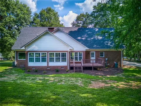 Exterior - 405 Ashley Downs Downs, Anderson, SC 29621 photo 3 of 3