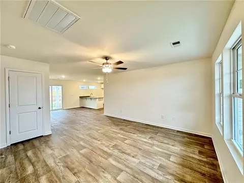 Living - 548 Seaborn Cir, Pendleton, SC 29670 photo 1 of 3