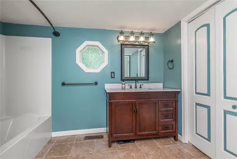 Bath - 200 Maplecroft St, Liberty, SC 29657 photo 1 of 1