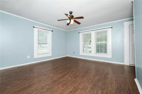 Living - 200 Maplecroft St, Liberty, SC 29657 photo 4 of 4