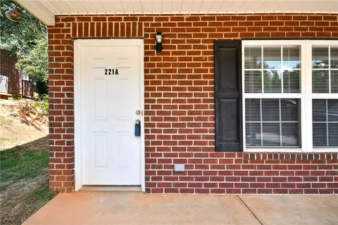 221 Springfield Cir, Easley, SC 29642 photo 2